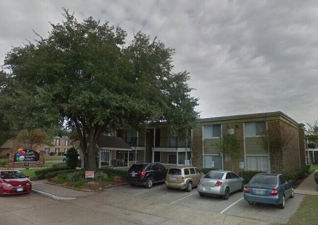 Foto del edificio - 777 Bateswood Dr