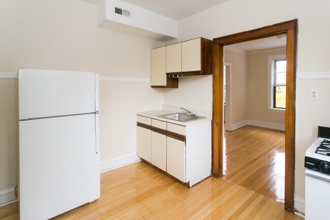 Foto del edificio - 1450 W Byron St