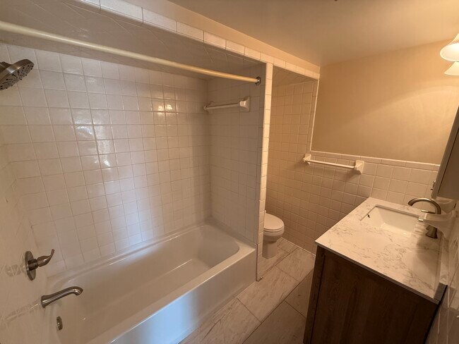 Foto del edificio - 1104 Vinewood Ave