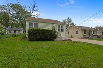 Building Photo - 4437 N Jackson Ave