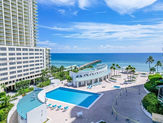 Foto del edificio - 16485 Collins Ave