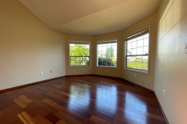 Foto del edificio - Gorgeous Beaverton home available with att...