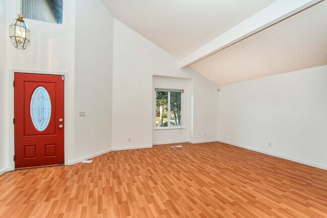 Foto del edificio - 805 Hawk Ct