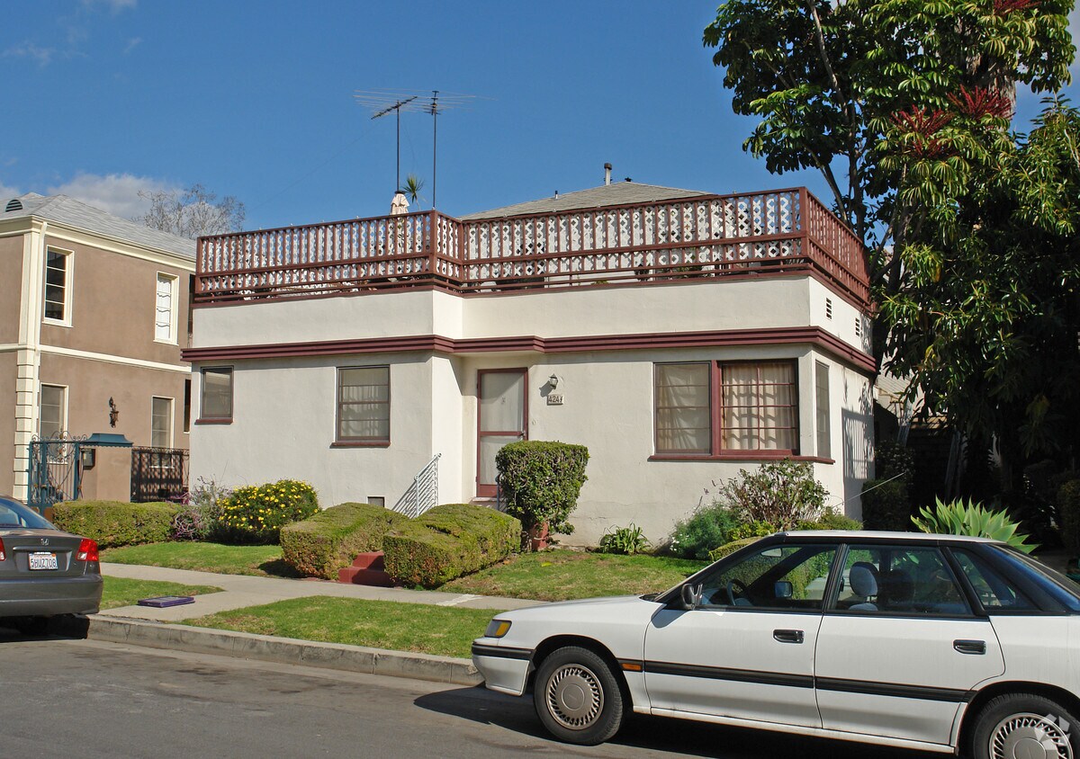 Building Photo - 422 N Sierra Bonita Ave