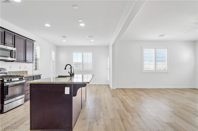 Foto del edificio - 5132 Fiery Sky Ridge St