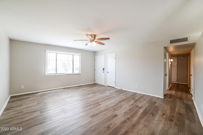 Building Photo - 3350 W Country Gables Dr