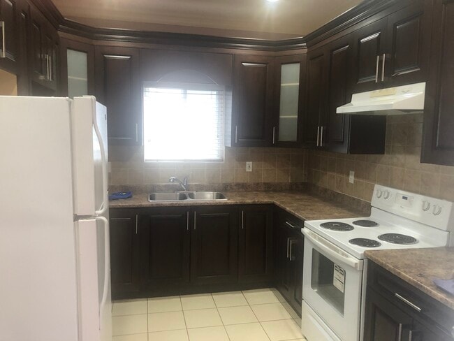 Kitchen - 1349 Salter St