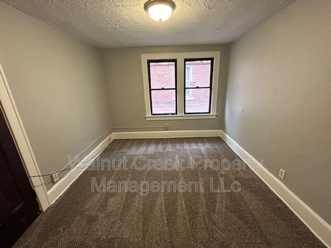 Foto del edificio - 3235 Grove Ave