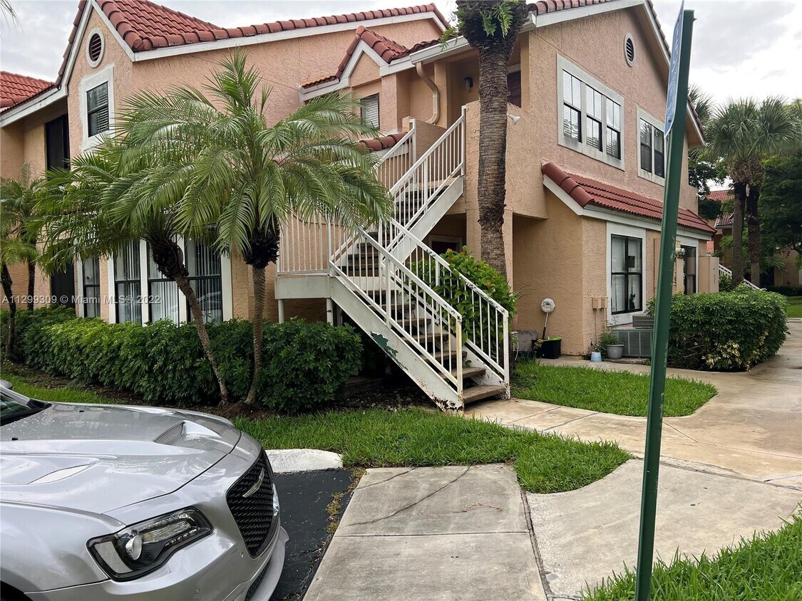 15591 SW 105th Terrace Unit 516, Miami, FL 33196 Condo for Rent in