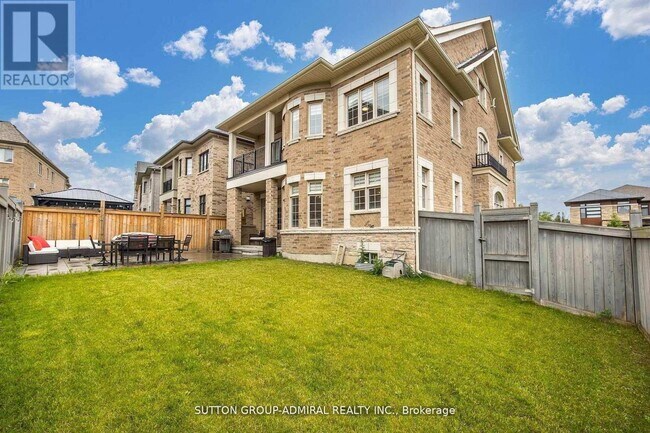 Building Photo - 36 Hurst Ave