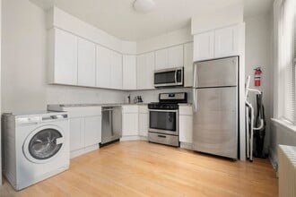 Building Photo - 76 Romaine Ave