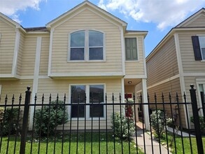 Building Photo - 8039 Ellinger Ln