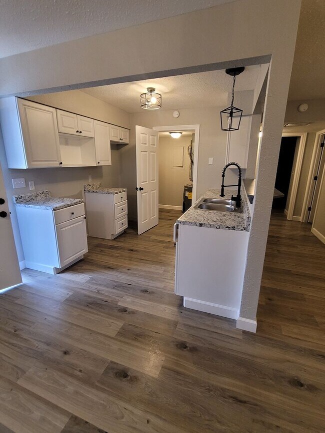 Foto del edificio - Renovated 2 Bedroom Apartment in Lake Ozark