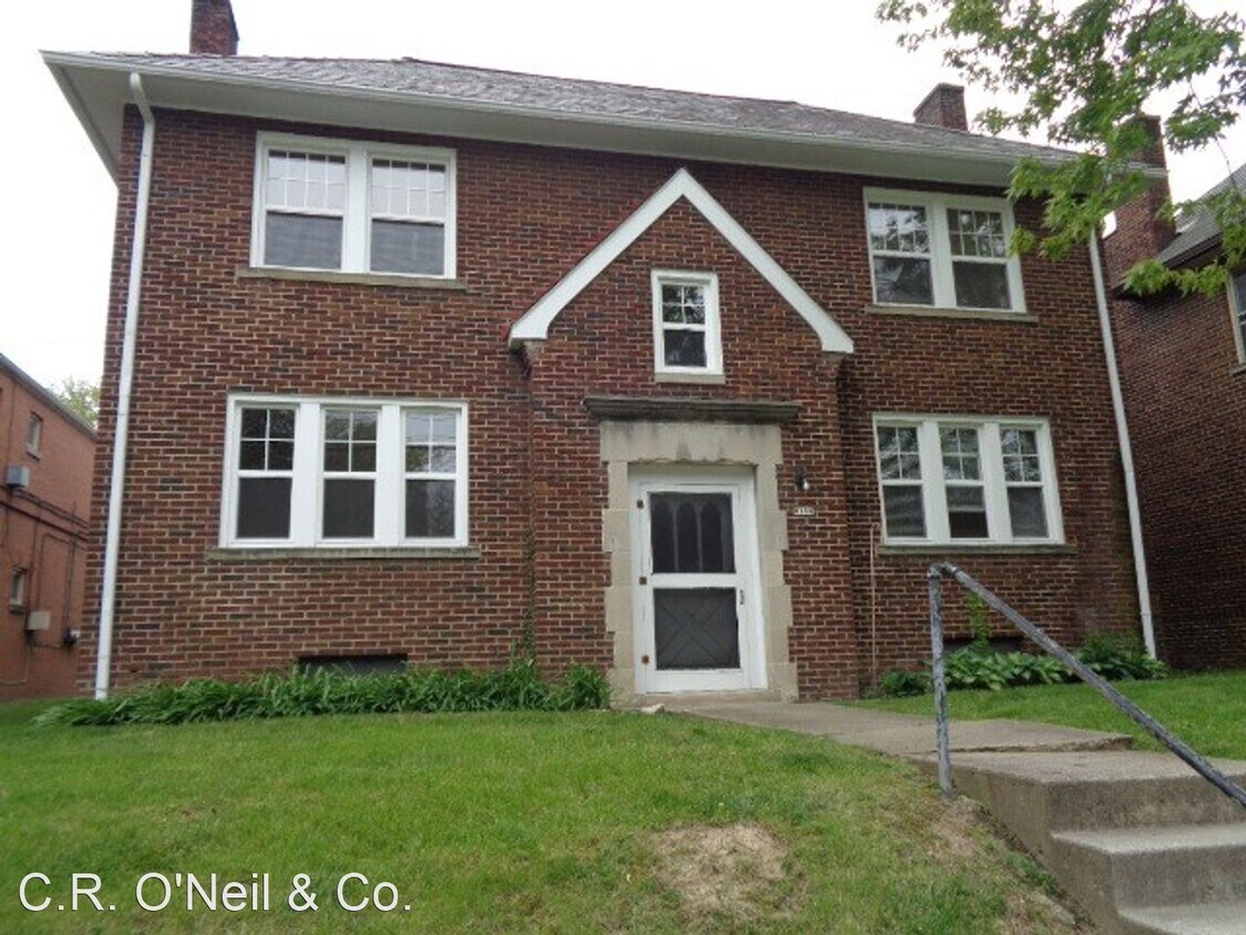 Primary Photo - 3168 Indianola Ave