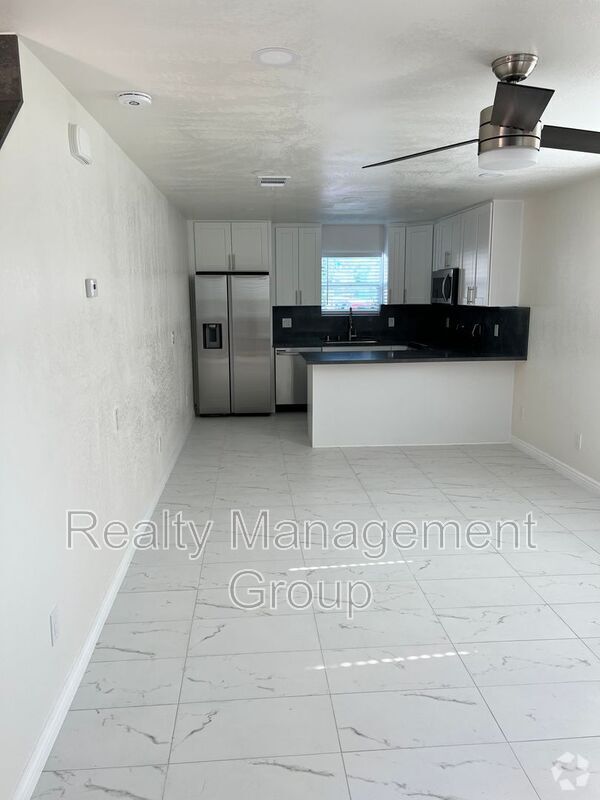 Building Photo - 3897 Z St