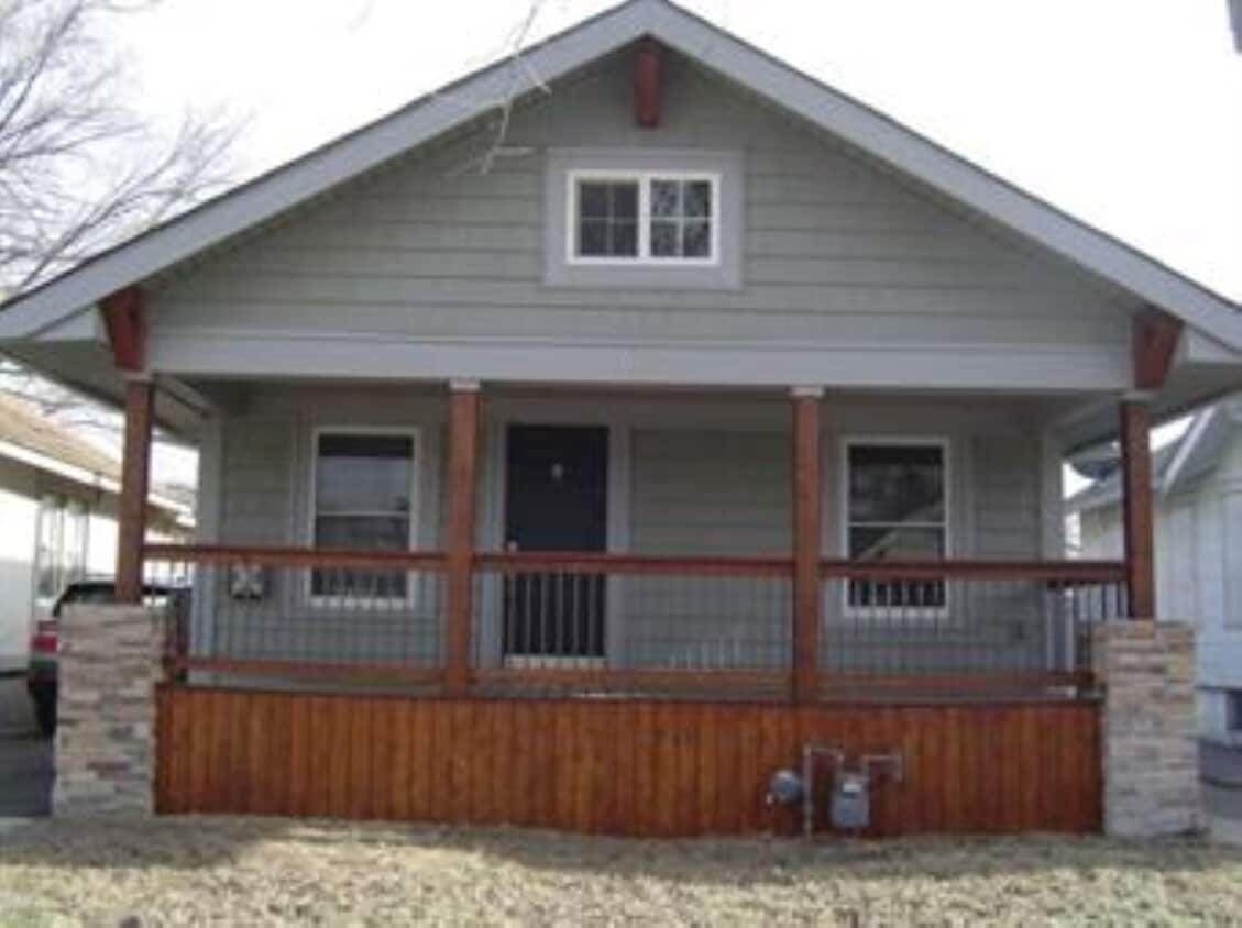 Primary Photo - 1027 E 21st Ave