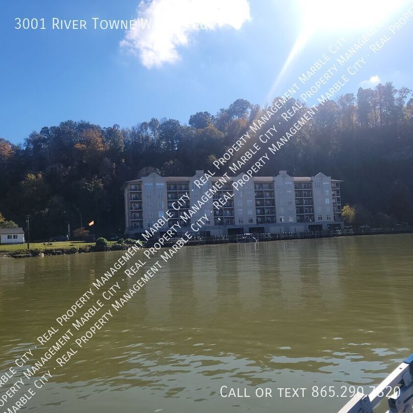 Foto principal - Amazing Riverfront Condo Living!