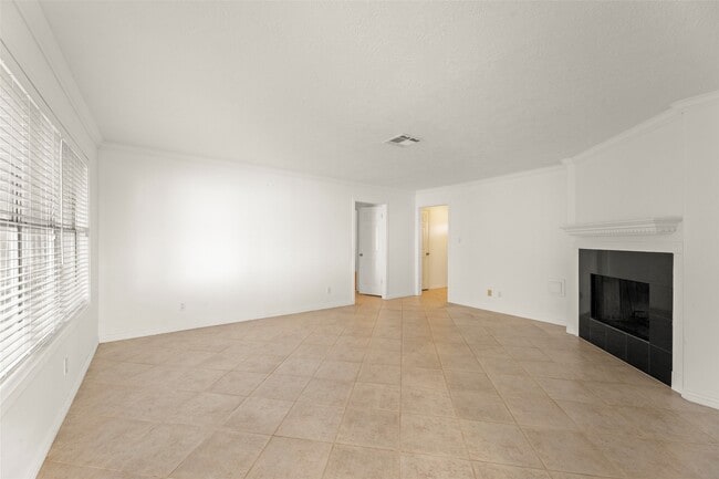 Foto del edificio - 15751 Fern Basin Dr