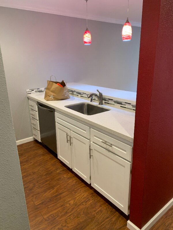 Foto del edificio - 8136 Shelter Creek Ln