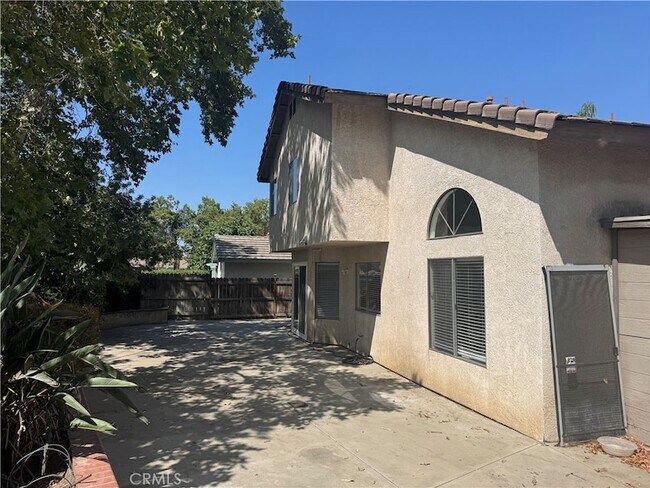 Foto del edificio - 2485 Sherwood Ln