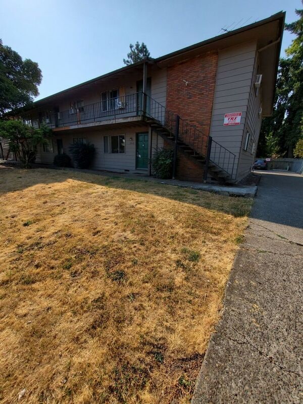 Foto del edificio - 3862 Iberis St NE