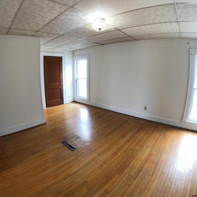 Building Photo - 100 E Main St