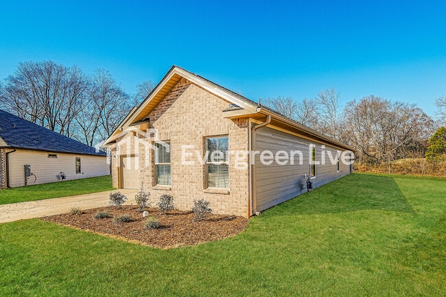 Building Photo - 301 Pond Spg Dr