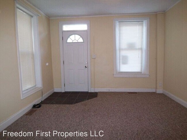 Building Photo - 2 br, 1.5 bath House - 108 N Mulberry St