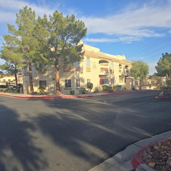 Foto del edificio - 7400 W Flamingo Rd