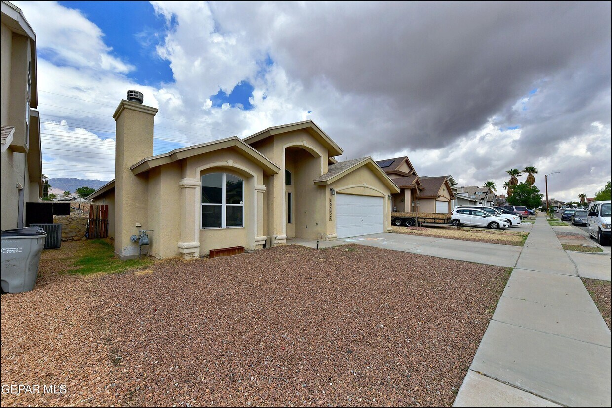 Foto principal - 10937 Northview Dr