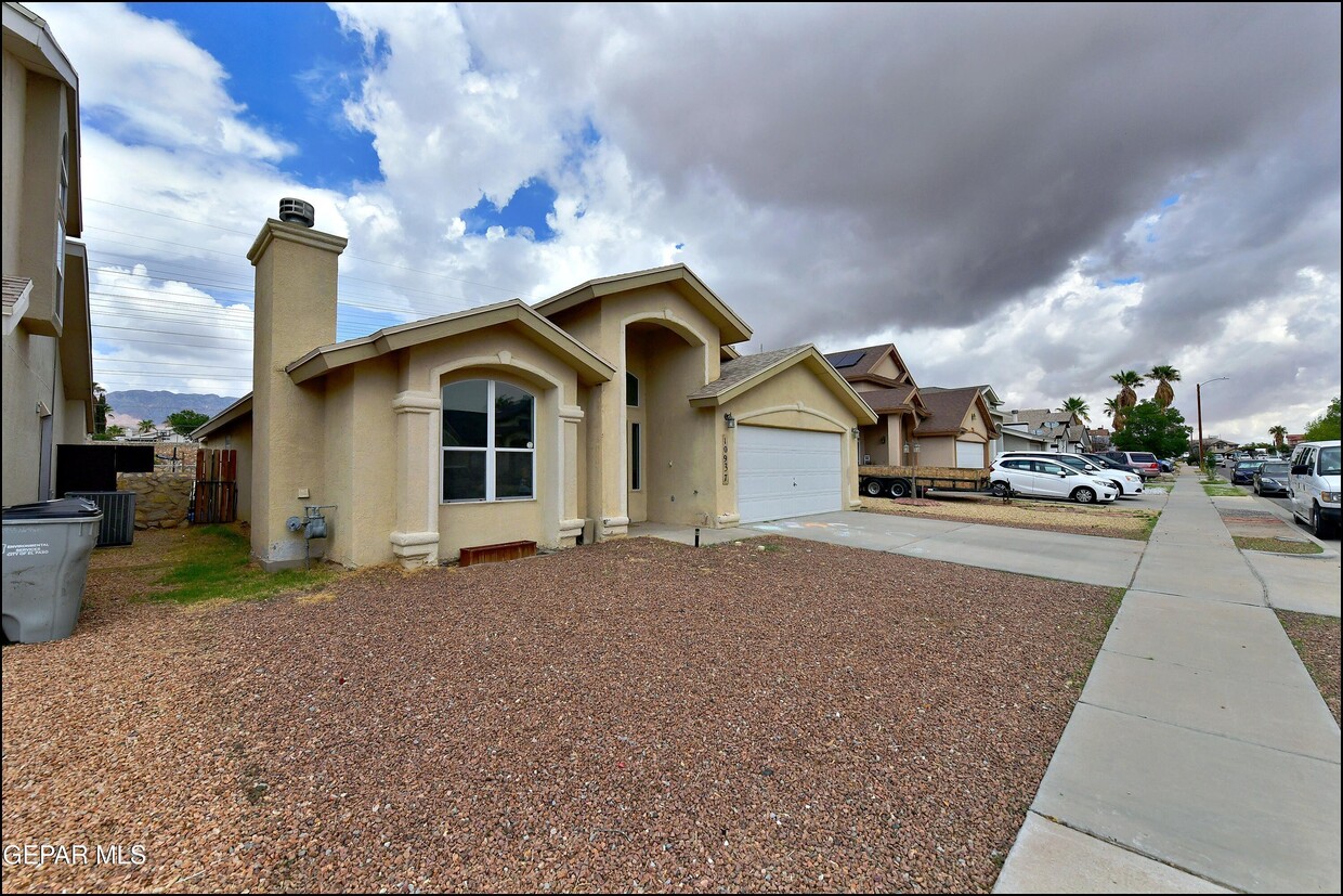 Primary Photo - 10937 Northview Dr