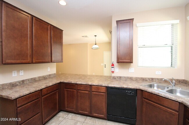 Building Photo - 955 S Brewer Dr