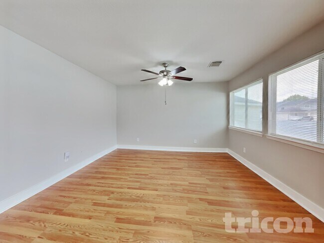 Foto del edificio - 6346 Hall Pond Ct