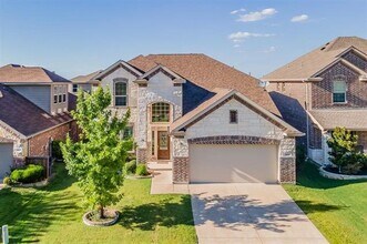Building Photo - 11621 Parade Dr