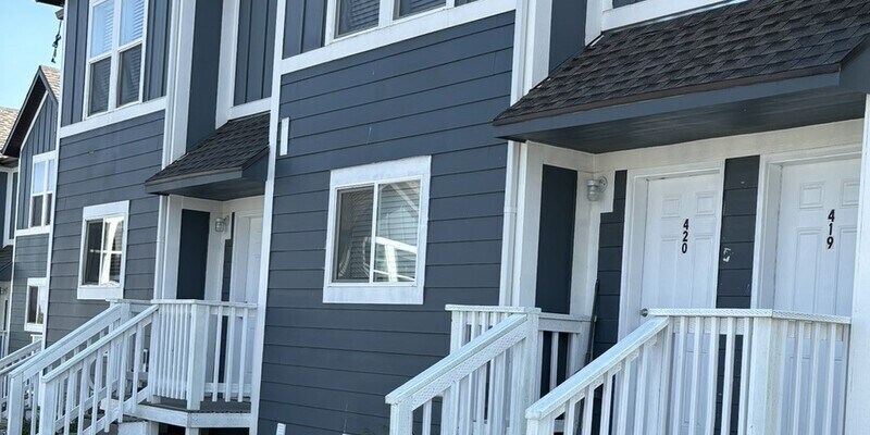 Primary Photo - 401-424 Townhomes