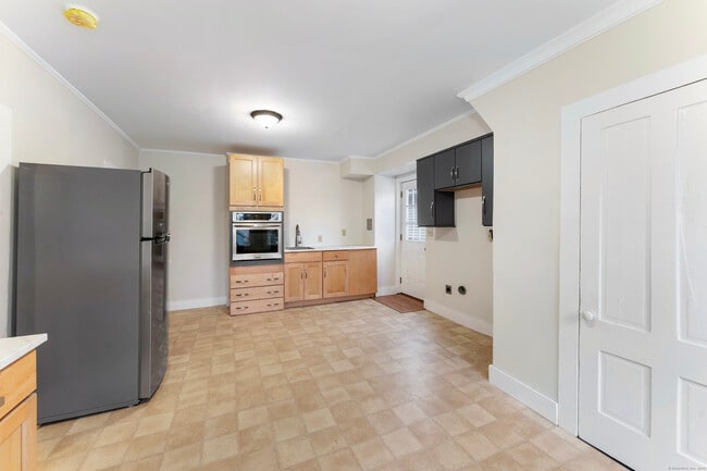 Building Photo - 78 Smith St