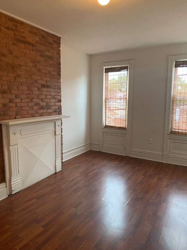 Photo - 3950-3952 Woolslayer Apartment