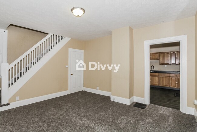 Building Photo - 2417 Noble Ave