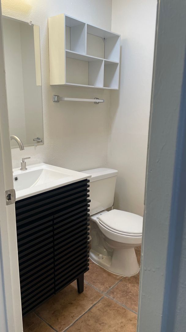 Foto del edificio - Great 2 Bed/ 1 Bath With Easy Access to 183/290 and 35