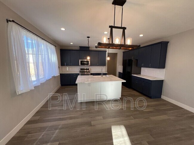 Building Photo - 2176 Selway Dr
