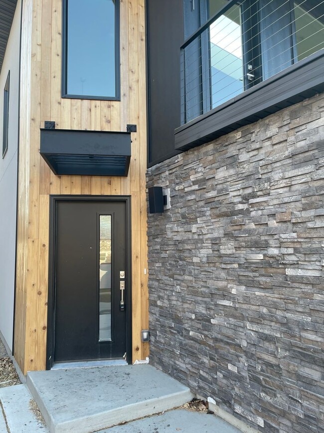 Building Photo - Modern 2-Bedroom Single House in Salt Lake!