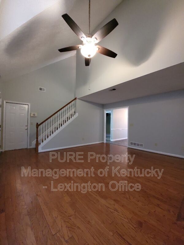 Building Photo - 1304 Red Stone Dr