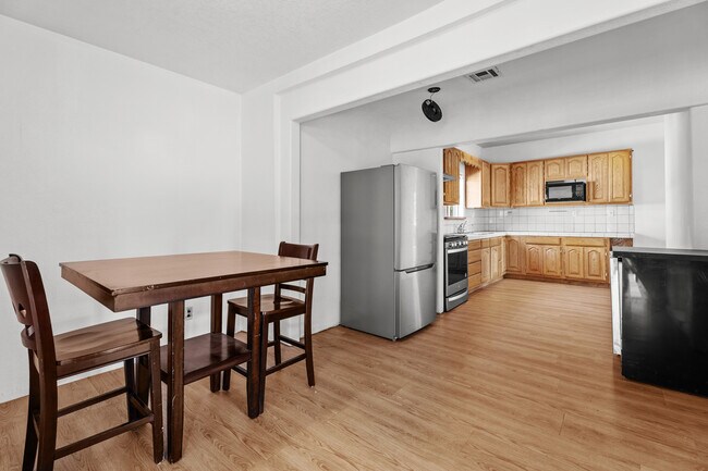 Foto del edificio - 1635 McCollum St