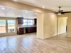 Building Photo - 9115 Puritan Way