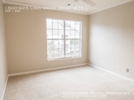 Building Photo - 1600 Long Grove Dr