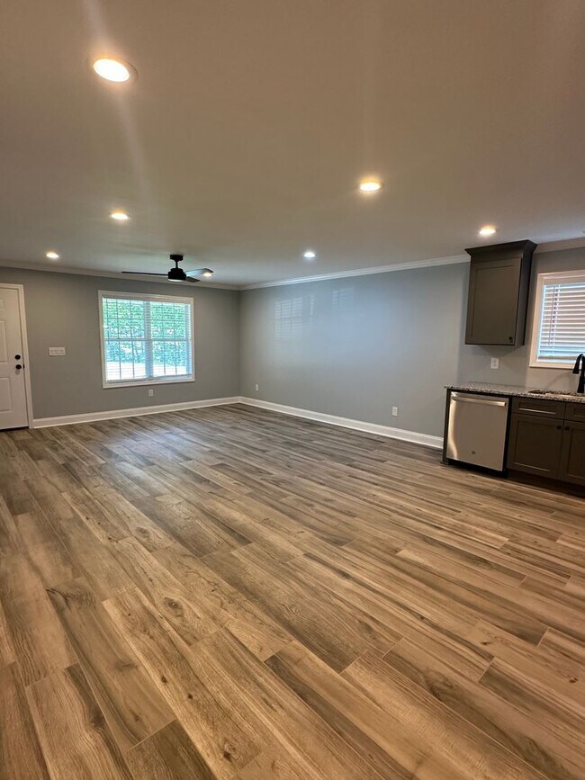 Foto del edificio - New 3 Bedroom Home in 30506!