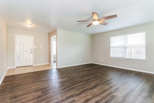 Foto del edificio - 3136 Middleview Rd