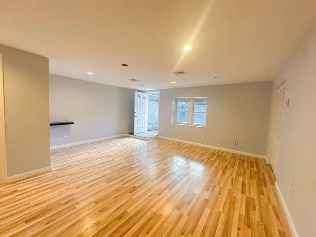 Photo - 3 Devens St Apartment