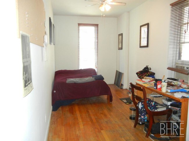 Building Photo - 115 4th Pl