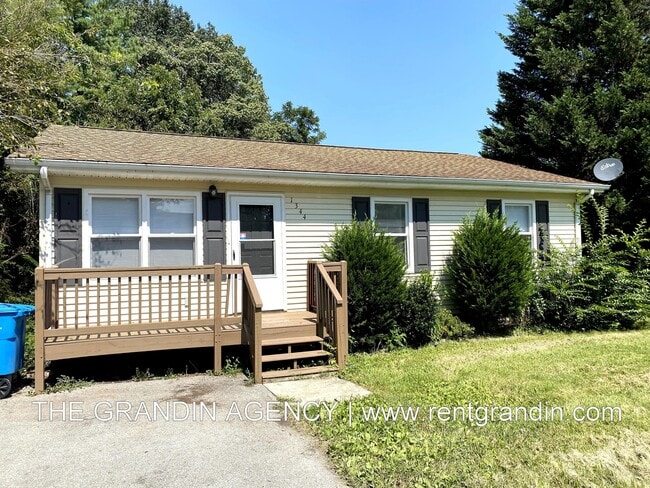 Building Photo - 1344 Mabry Ave SE